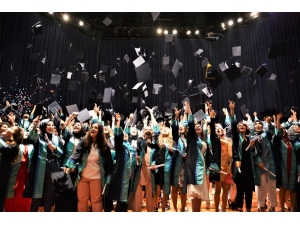 Saü Sağlık Bilimleri Fakültesi’nde Mezuniyet Töreni