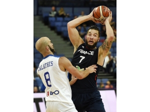 Joffrey Lauvergne Fenerbahçe Doğuş’ta