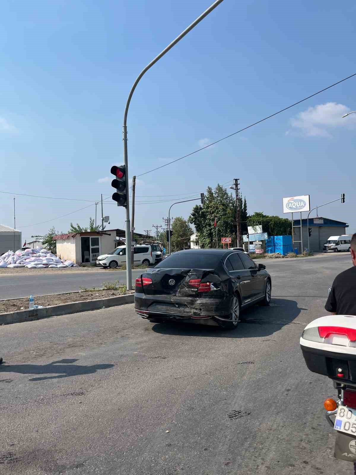 osmaniye-de-iki-otomobil-carpisti-3-yarali