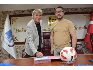 Yunusemre’nin Yeni Teknik Direktörü Mehmet Serol Emlek