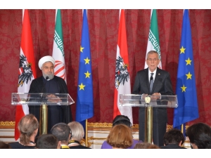 Ruhani, Avusturyalı Mevkidaşıyla Görüştü