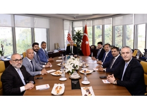 Bakan Kurtulmuş: “Turistlere Yaptığımız Hizmet Aslında Bir İhracat Olarak Görülmeli”