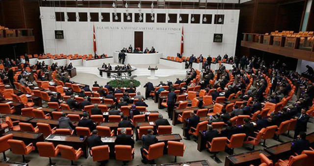 Ak Parti Grubu, Meclis Başkanı Adayını 7 Temmuz'da Belirleyecek