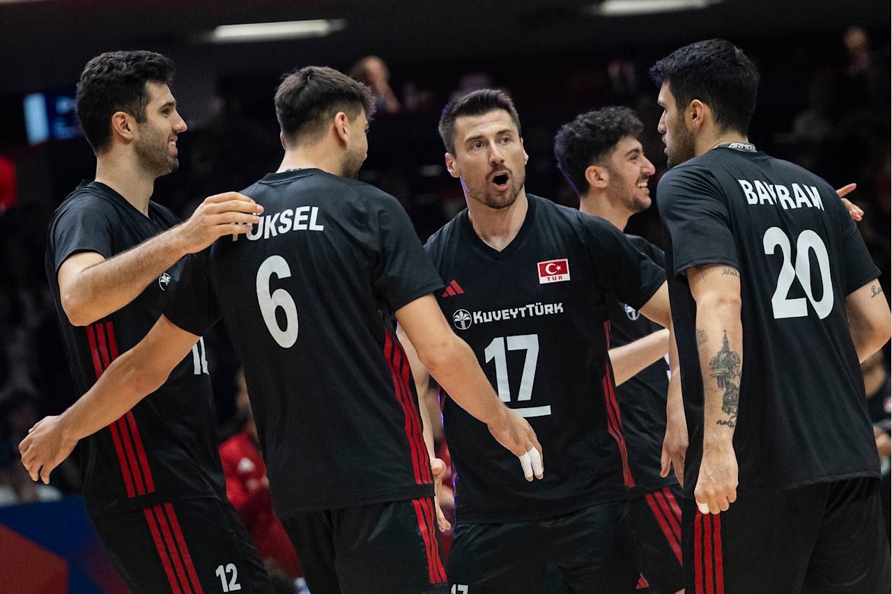 a-milli-erkek-voleybol-takimi-kanada-yi-maglup-etti