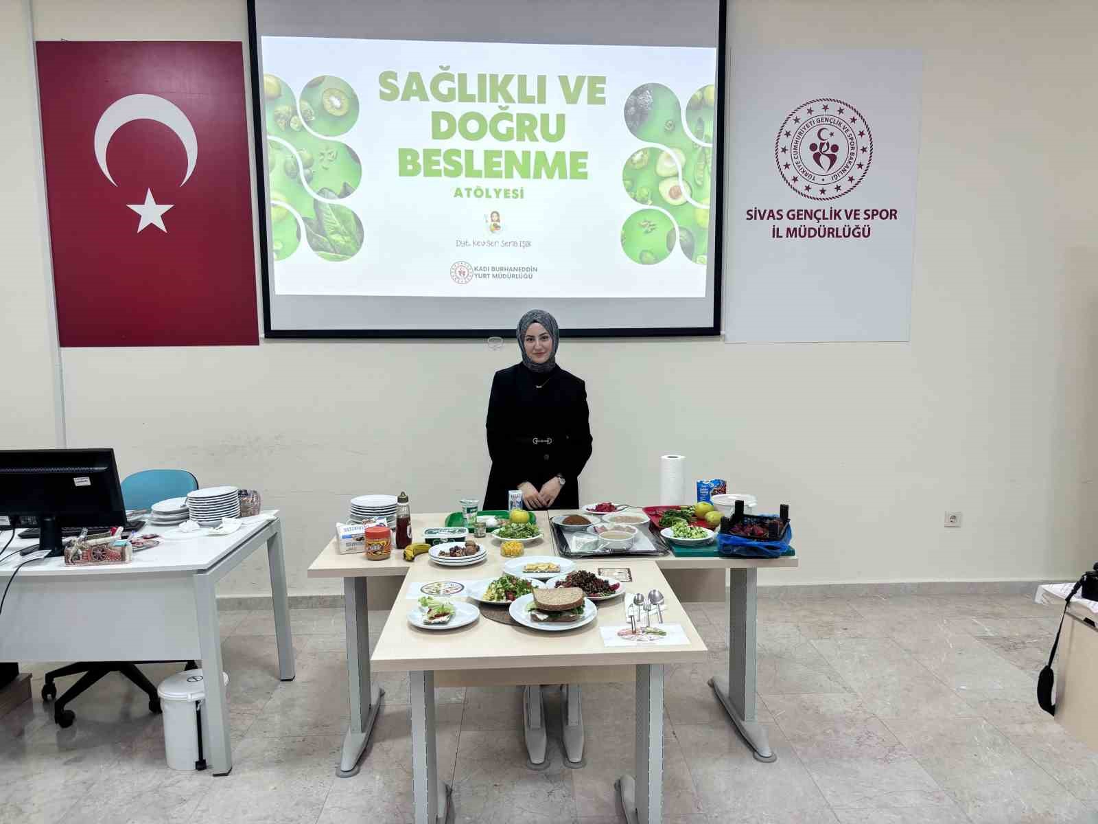 sivas-ta-yurt-ogrencilerine-saglikli-beslenme-egitimi-verildi