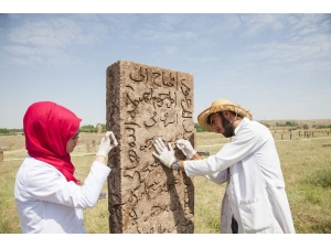 Tarihi Taşların Kitabeleri Arşivleniyor