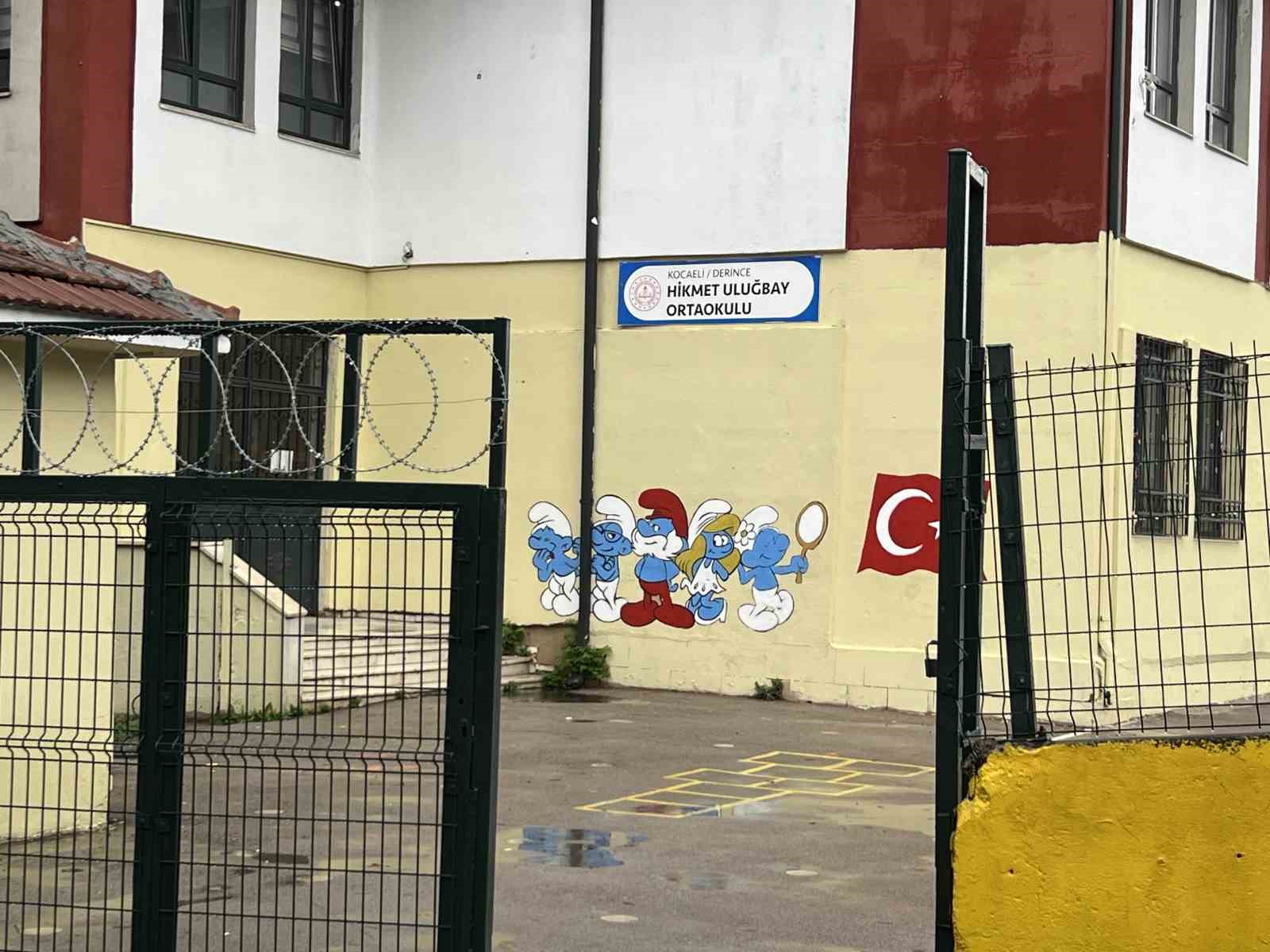 kocaeli-de-ortaokulda-sinifin-sivalari-dustu-3-ogrenci-yaralandi