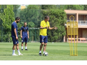 Fenerbahçe’de Yeni Sezon Hazırlıkları Sürüyor