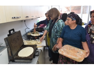 Uşak’ta Çölyak Ve Pku Hastalarına Belediye Desteği Sürüyor