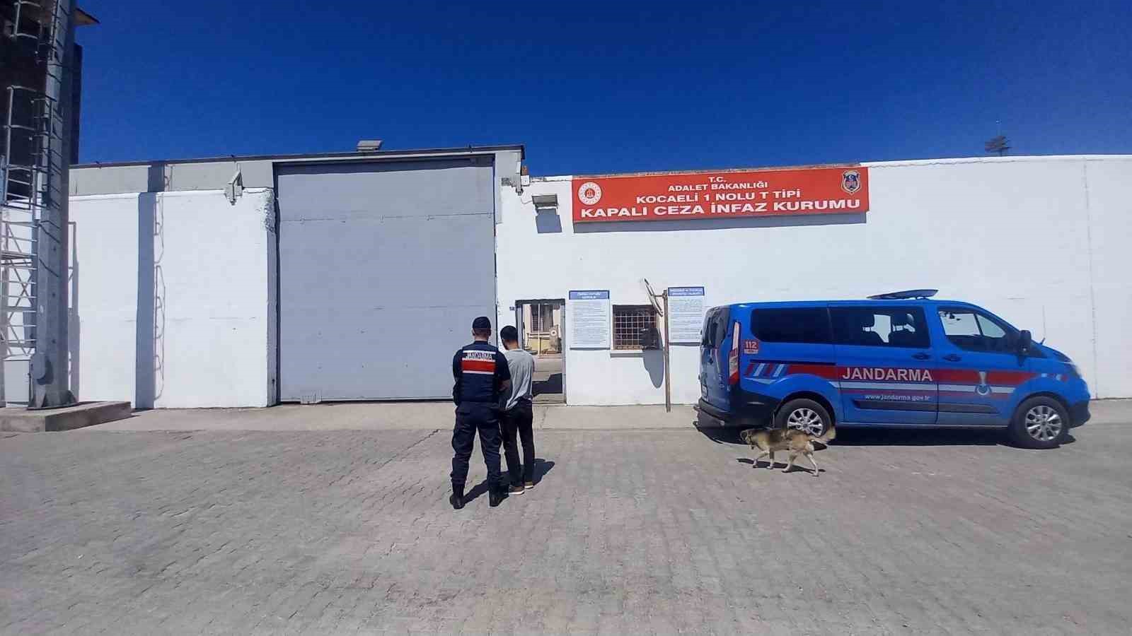 kocaeli-de-aranan-2-hukumlu-jasat-operasyonuyla-yakalandi