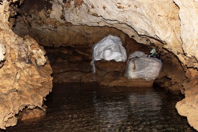 Köylüler Keşfettiği Mağarayı Buzdolabı Olarak Kullanıyor