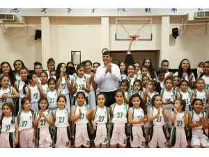 Fadıloğlu, Küçük Basketçilerle Buluştu