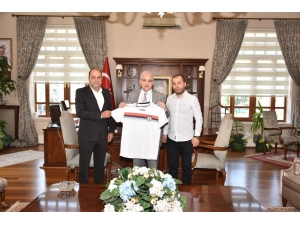 Vali Güvençer’: “Grandmedical Manisaspor Önemli Bir Değer”