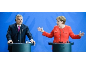 Merkel, Macaristan Başbakanı Orban İle Bir Araya Geldi