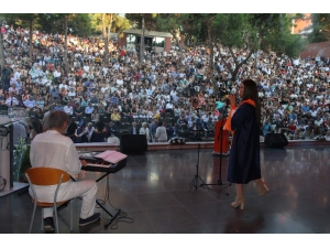 Mezuniyette Müzikli Veda