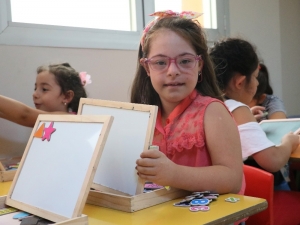 Down Sendromlu Selin Naz Çocuklara Örnek Oluyor