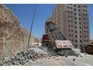 Eyyübiye Belediyesi Yol Yapım Çalışmalarını Sürdürüyor