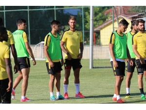 Evkur Yeni Malatyaspor’un Yeni Transferi Kampa Katıldı