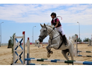 Samsun’da ’Engel Atlama Ve Binicilik Yarışları’ Yapıldı