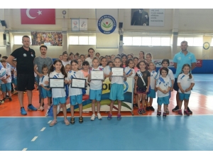 Yaz Spor Okullarında Sertifika Sevinci