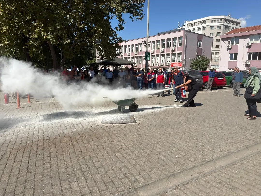 tarim-mudurlugunde-yangin-ve-deprem-tatbikati