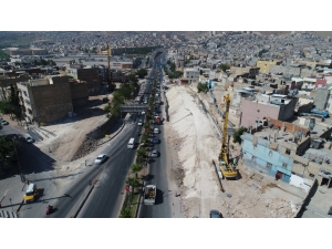 Şanlıurfa’da Karakoyun Köprülü Kavşağında Çalışmalar Sürüyor