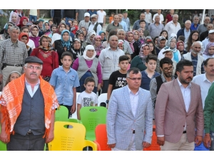 Afyonkarahisar’ın Hocalar İlçesinde Uğur Işılak Konser Verdi