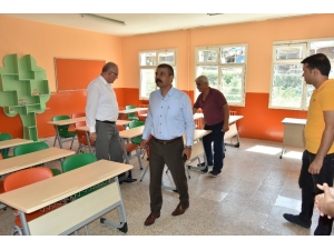 Salihli Belediyesi Okulu Güzelleştirdi