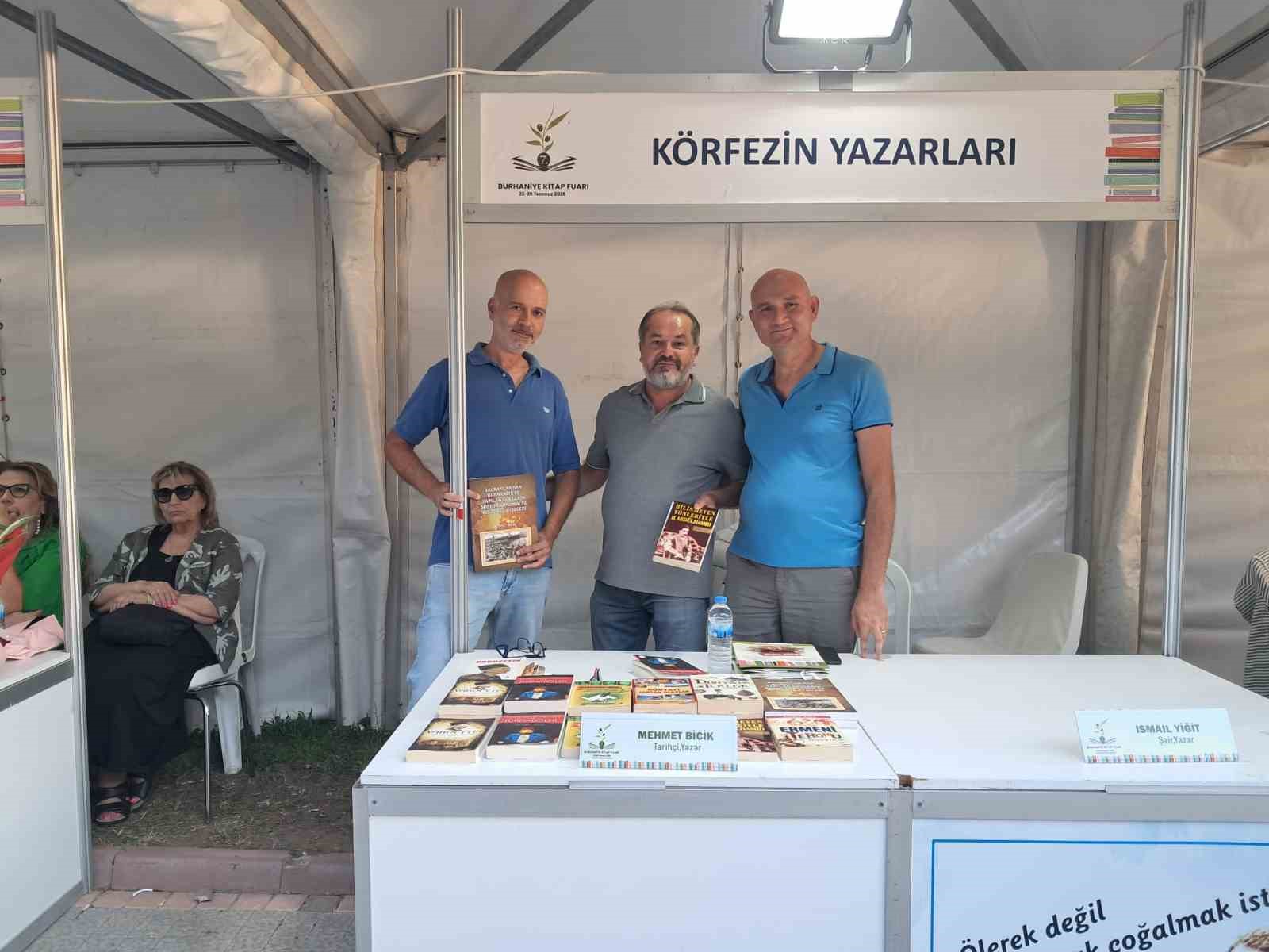 burhaniye-de-tarihci-yazar-bicik-okurlari-ile-bulustu