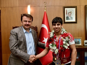 Başkan Erkoç, “Kahramanmaraş Sporcu Fabrikası Haline Gelecek”