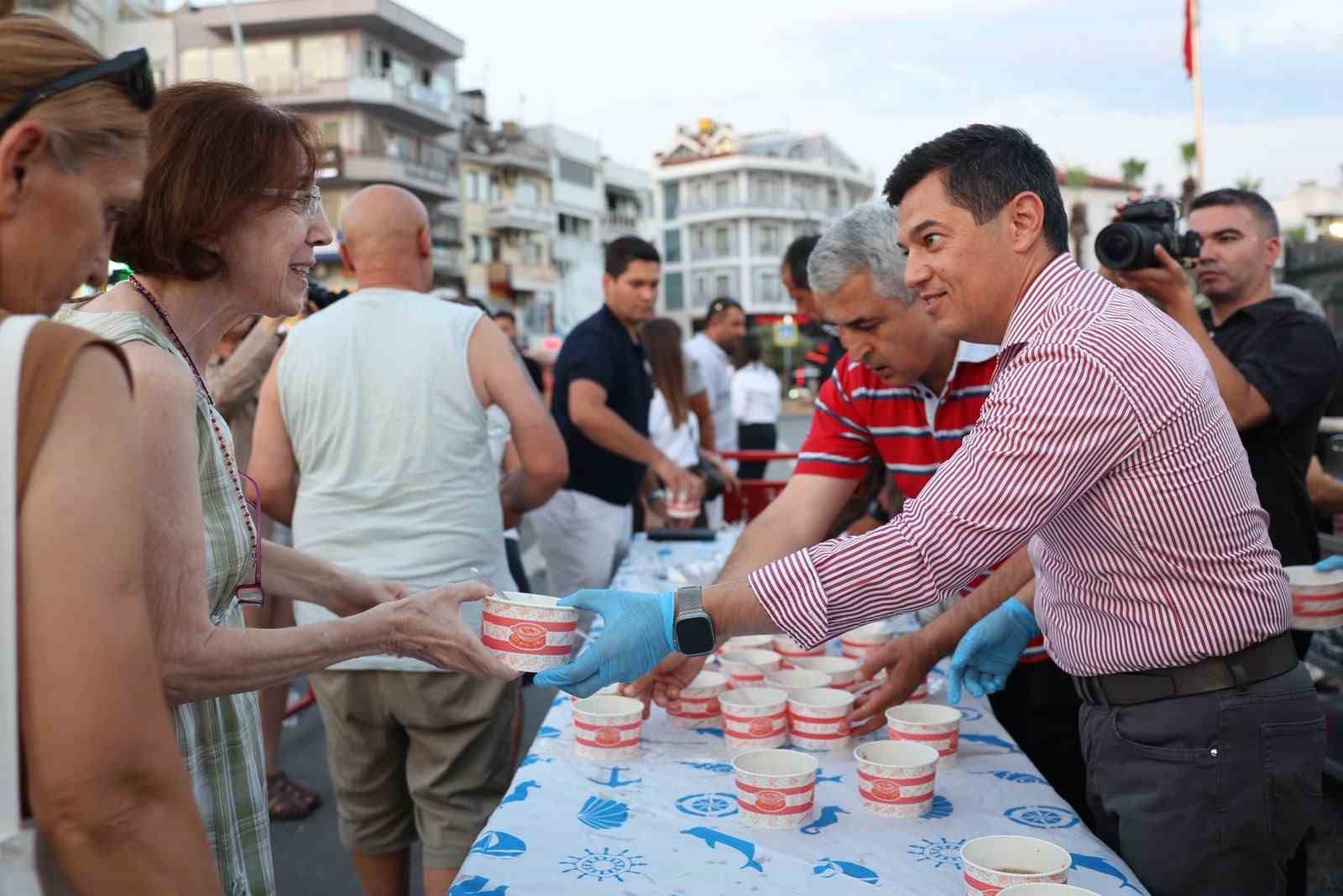marmaris-belediyesi-nden-2-bin-kisilik-asure-hayri