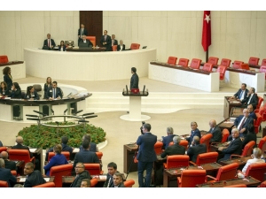 Hdp’li Barış Atay’a Ant İçme Esnasında Vatandaşlardan Tepki
