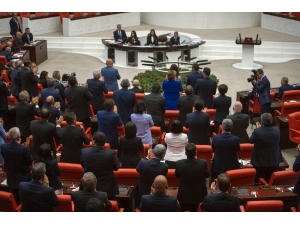 Chp İstanbul Milletvekili Enis Berberoğlu İsmi Okununca Chp’liler Ayakta Alkışladı