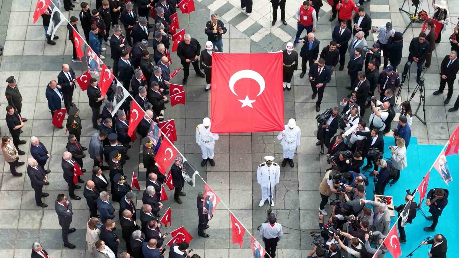 19-mayis-bayrak-devir-teslim-toreni