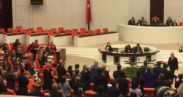 Mhp Lideri Devlet Bahçeli, Yemin İçin Kürsüye Çıkan Kemal Kılıçdaroğlu'nu Alkışladı