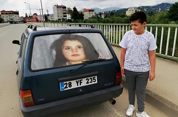 Türkiye'yi Yasa Boğan Minik Leyla'nın Fotoğrafıyla Arabasını Kaplattı