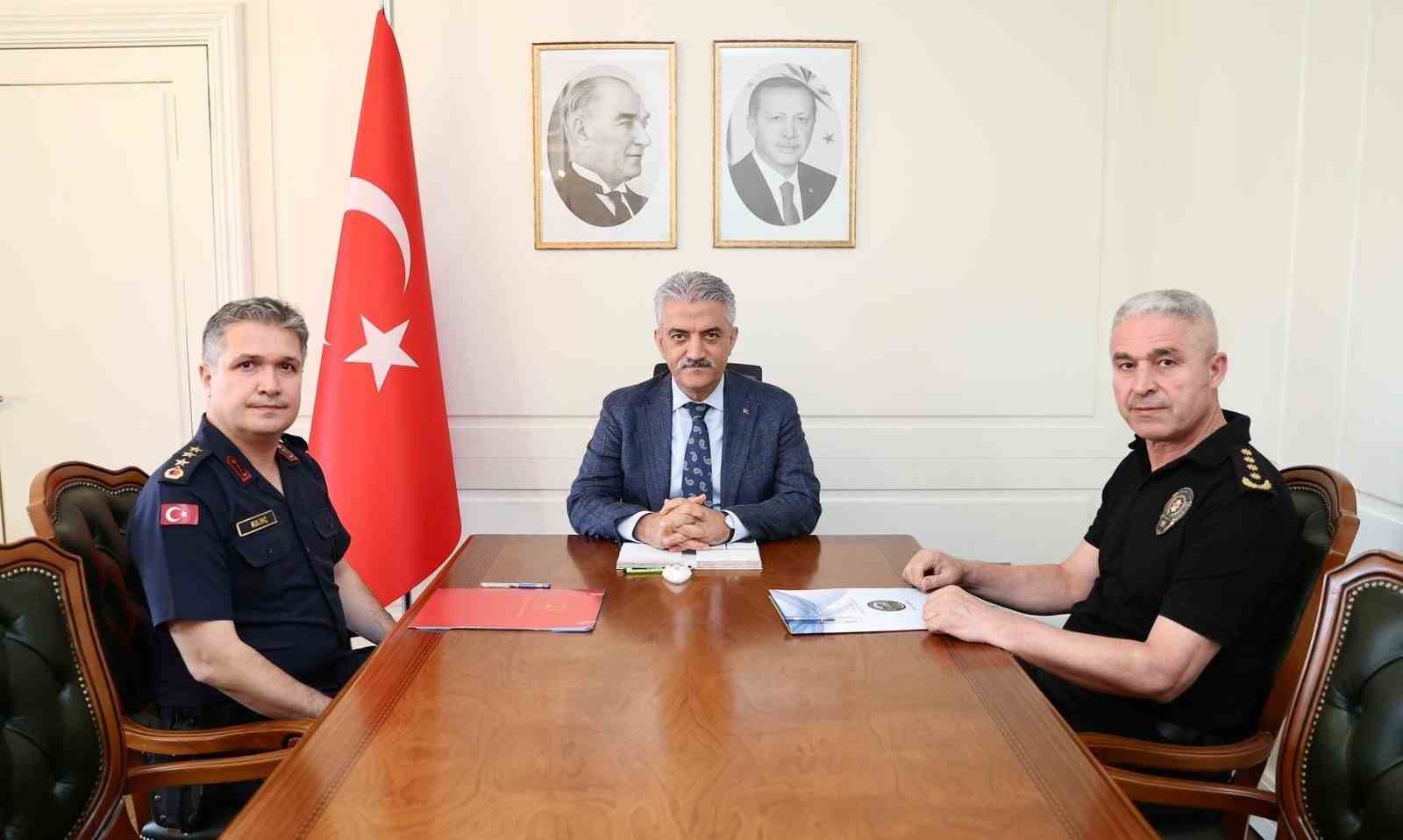 duzce-de-guvenlik-ve-asayis-toplantisi-gerceklestirildi