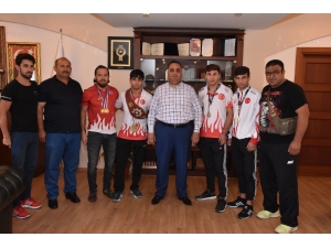 Başkan Can, Şampiyonları Ödüllendirdi