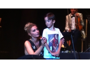 Bu Yaz Ayvalık’a Yıldız Yağacak