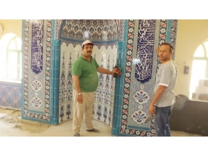 Burhaniye’de Kırtık Camine Hayırsever Güzelliği