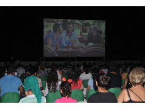 Erdemli’de Yazlık Sinema Günleri Başladı