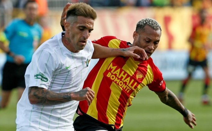 Göztepe Içerde, Akhisar Dışarıda