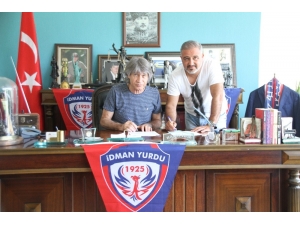 İdmanyurdu 1925, Teknik Direktör Nacir İle Anlaştı