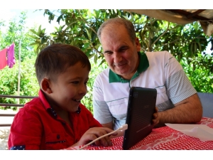 Kalp Ve Akciğer Hastası Küçük Batın’ın Tablet Sevinci