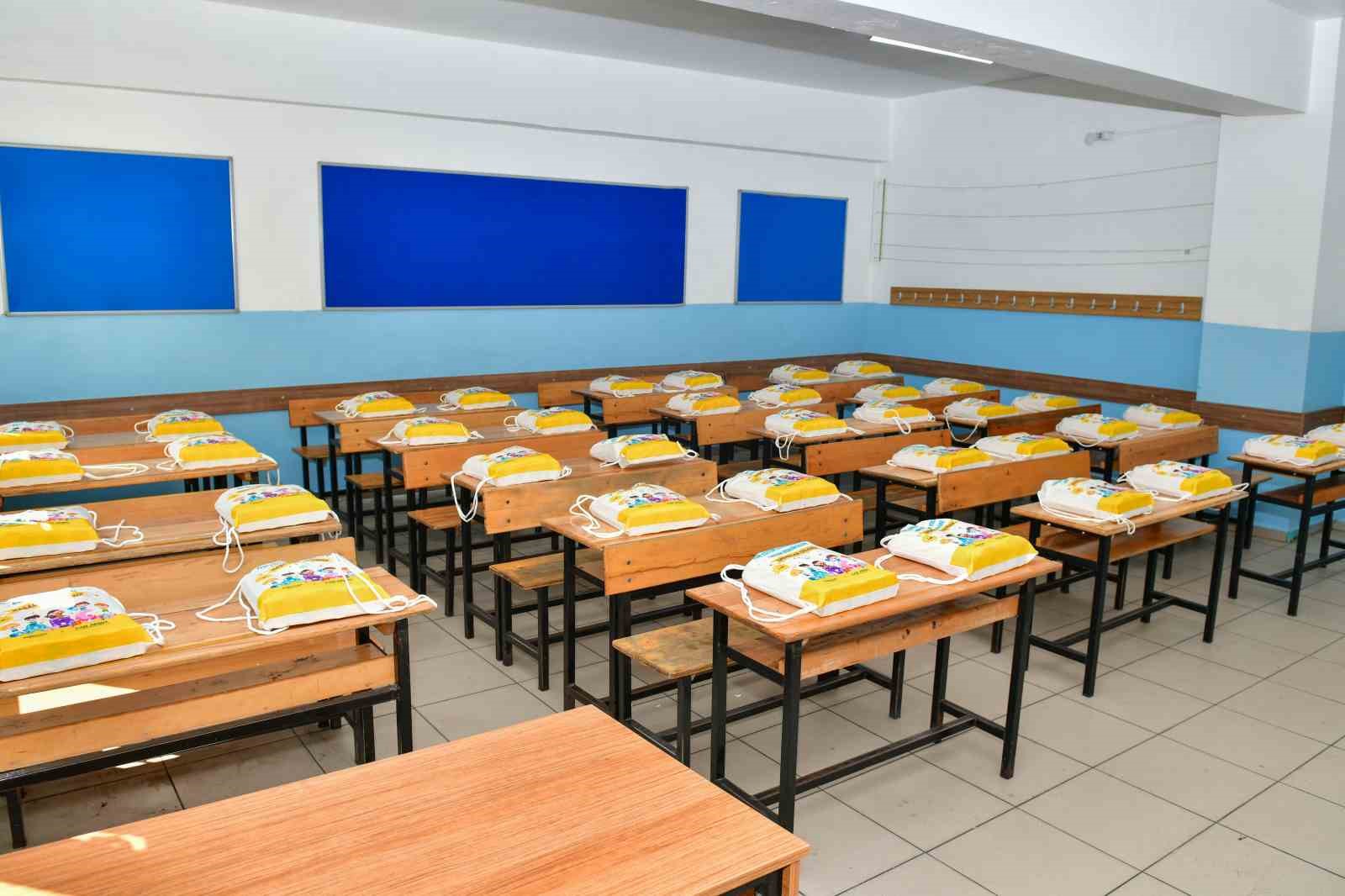 esenyurt-belediyesi-nden-ogrencilere-kirtasiye-destegi