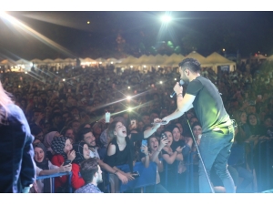 Sapanca El Sanatları Festivali İlyas Yalçıntaş’ın Konseriyle Sona Erdi