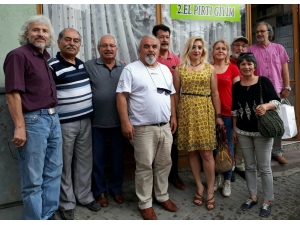 Sanatçılardan Birlik Ve Beraberlik Dayanışması