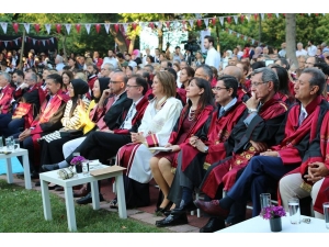 Bezmiâlem’de Mezuniyet Heyecanı