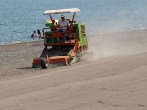 Akçakoca Akevler Plajı Kumu Temizlendi