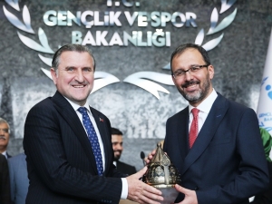 Gençlik Ve Spor Bakanı Mehmet Kasapoğlu Görevi Devraldı